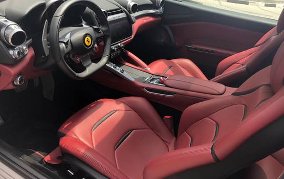 Ferrari GTC 4 Lusso rental in Dubai - CarHire24